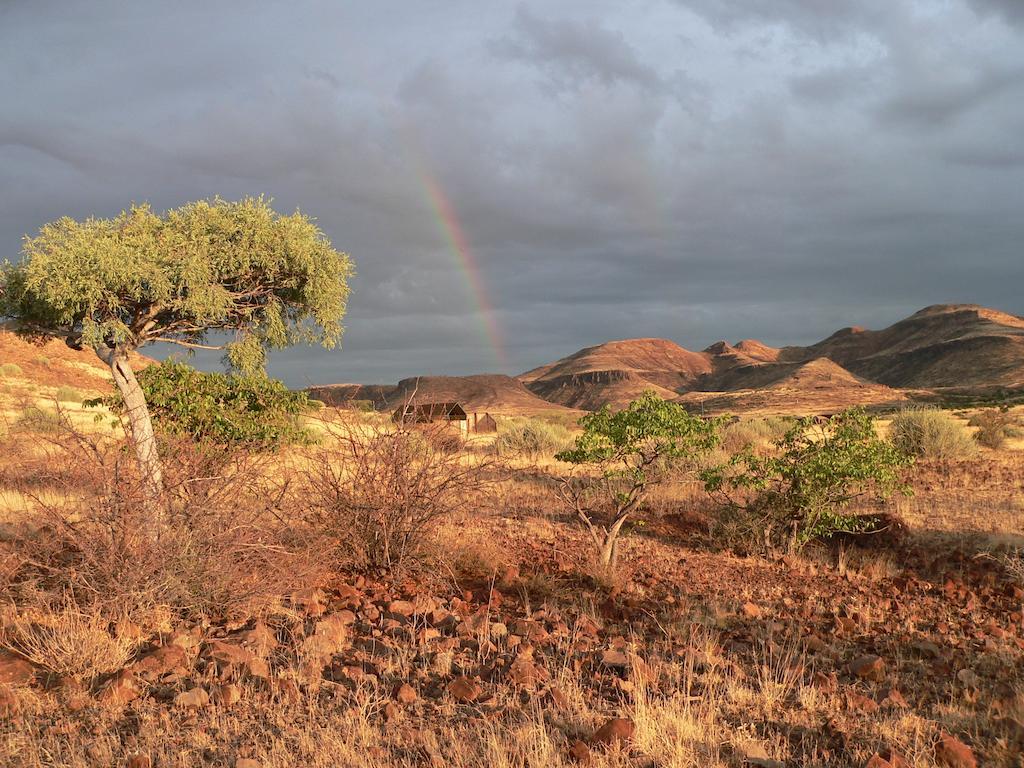 Etendeka Mountain Camp Damaraland Extérieur photo
