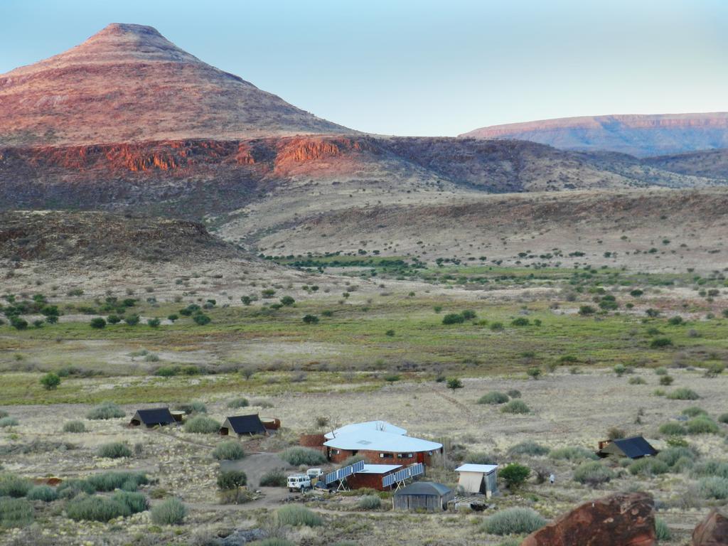 Etendeka Mountain Camp Damaraland Extérieur photo