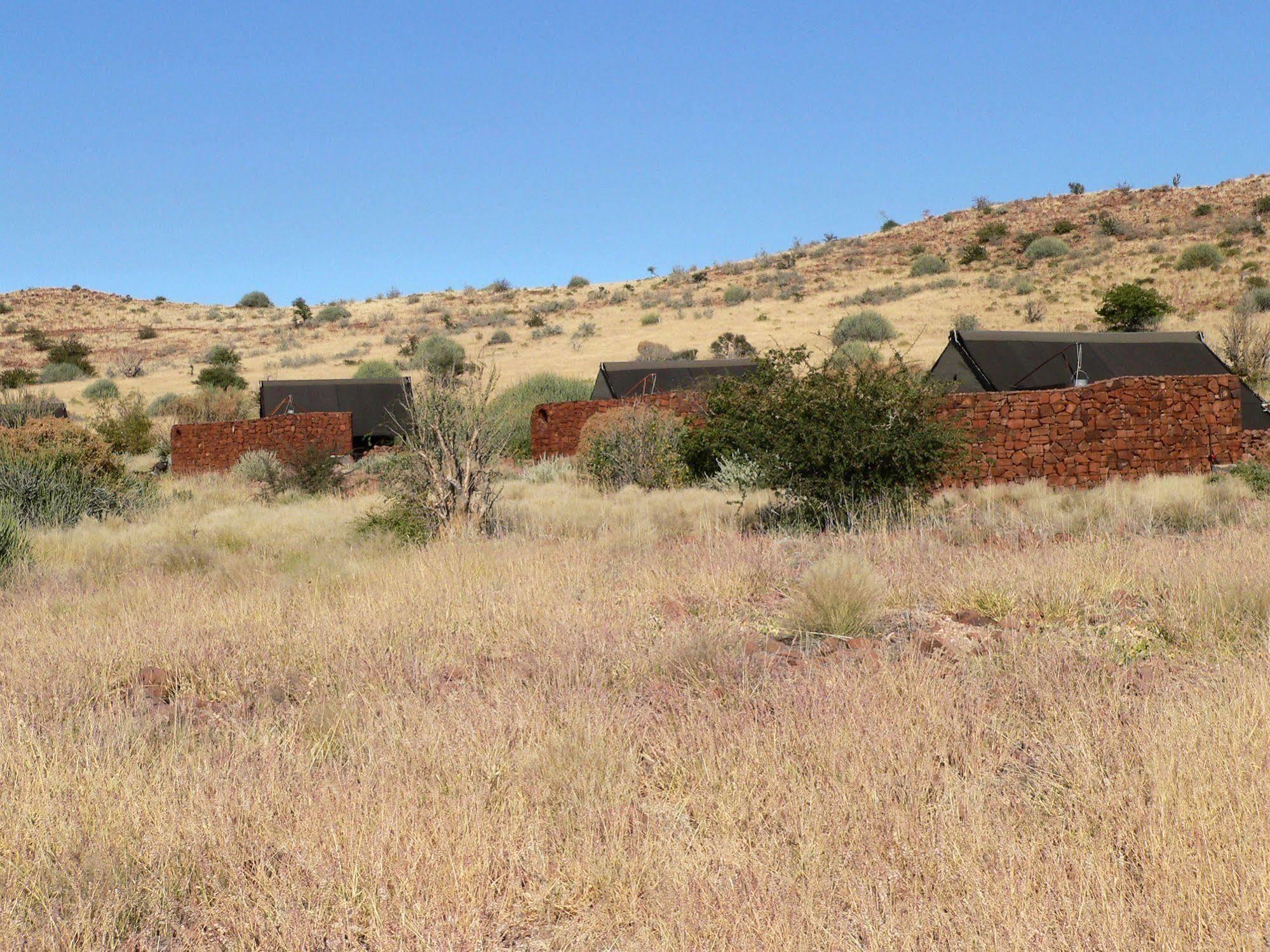 Etendeka Mountain Camp Damaraland Extérieur photo