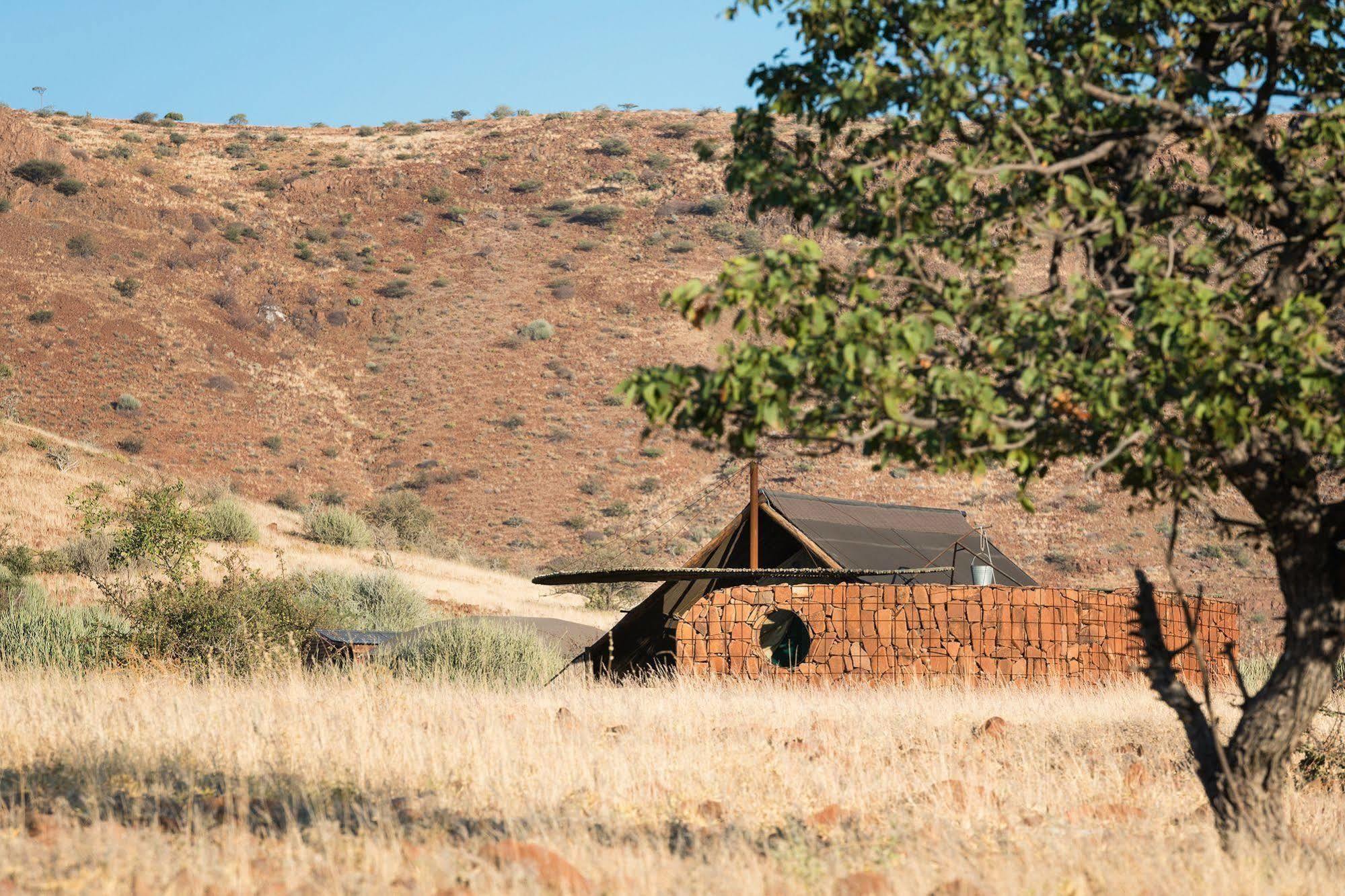 Etendeka Mountain Camp Damaraland Extérieur photo
