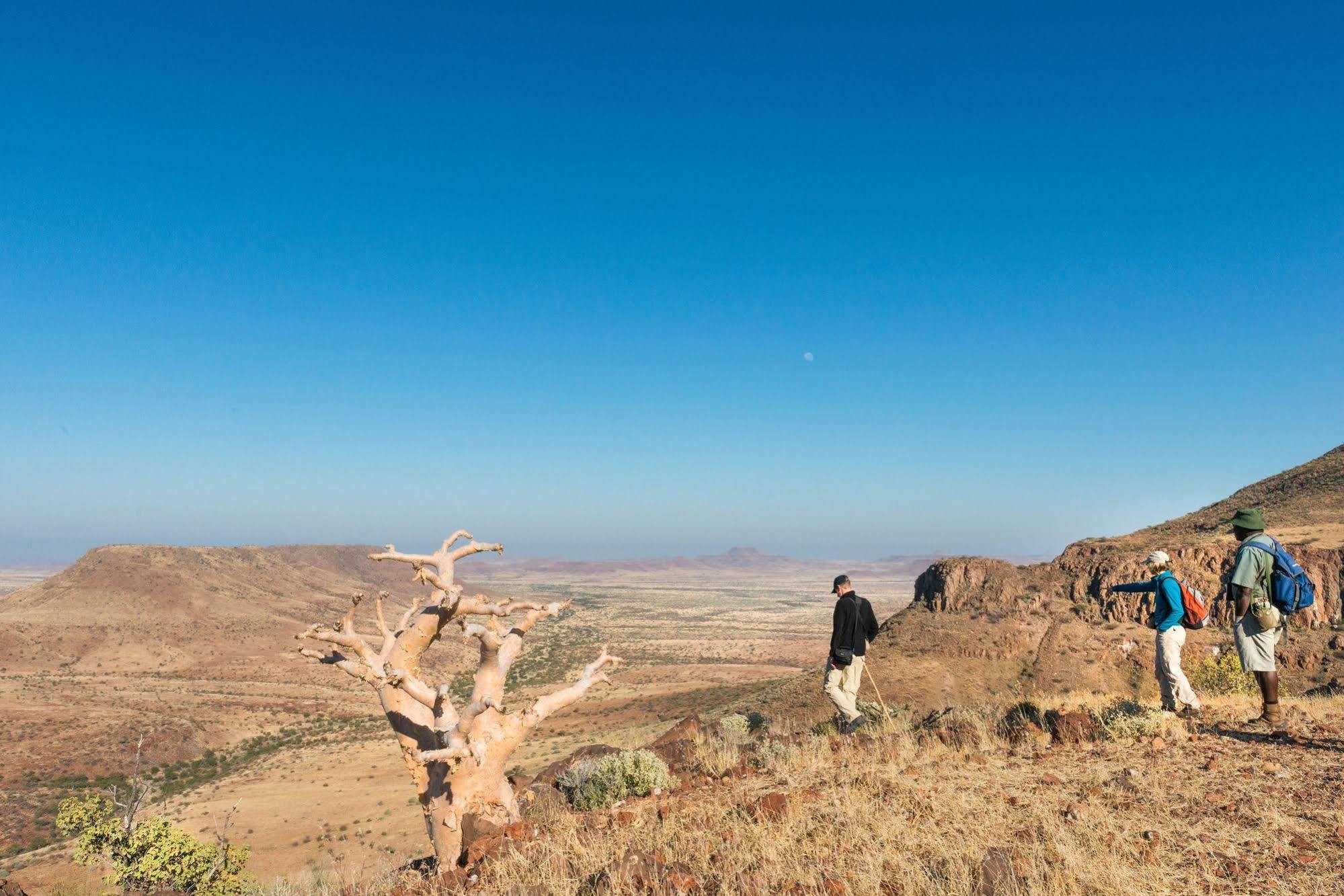 Etendeka Mountain Camp Damaraland Extérieur photo