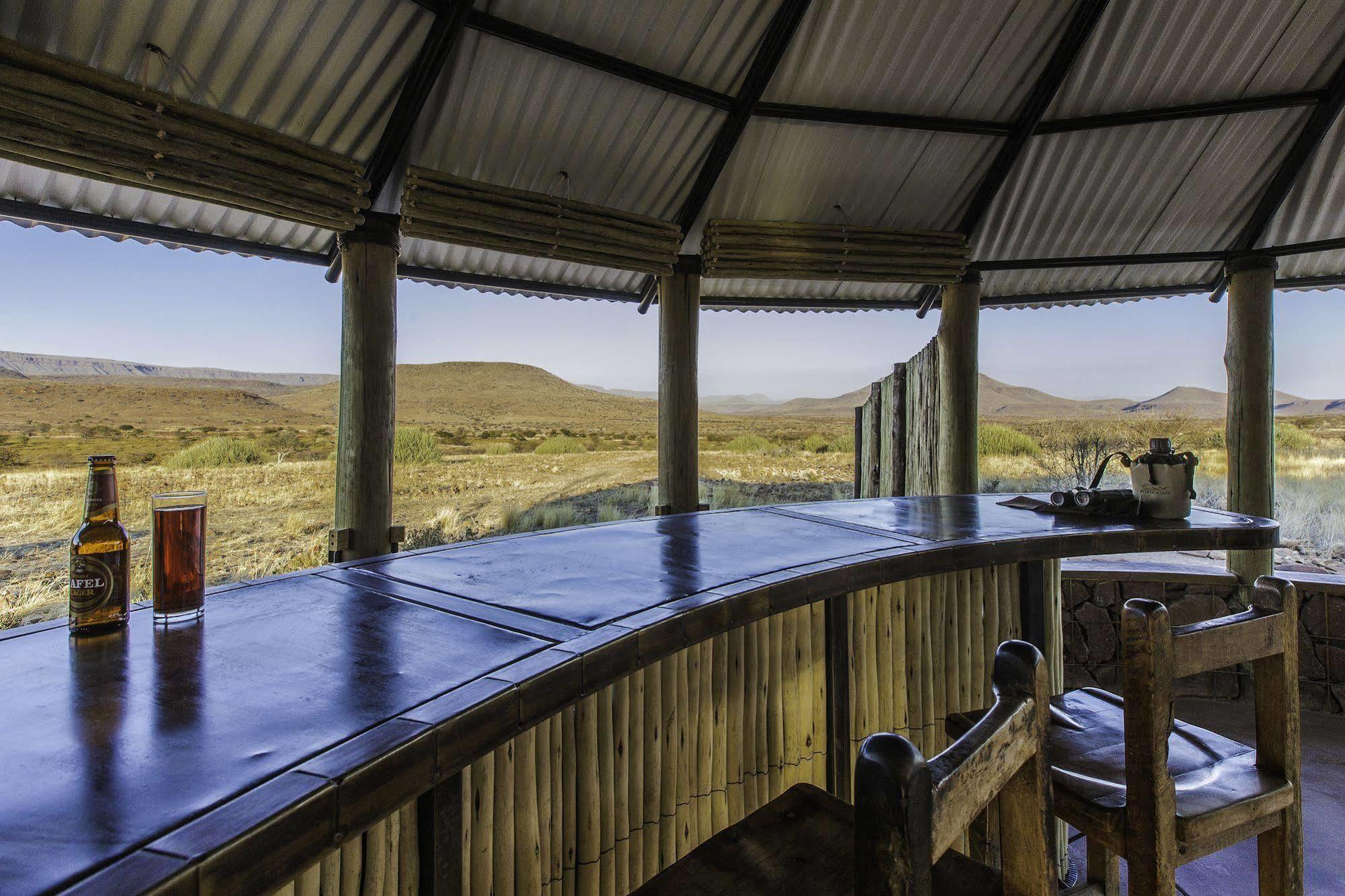 Etendeka Mountain Camp Damaraland Extérieur photo