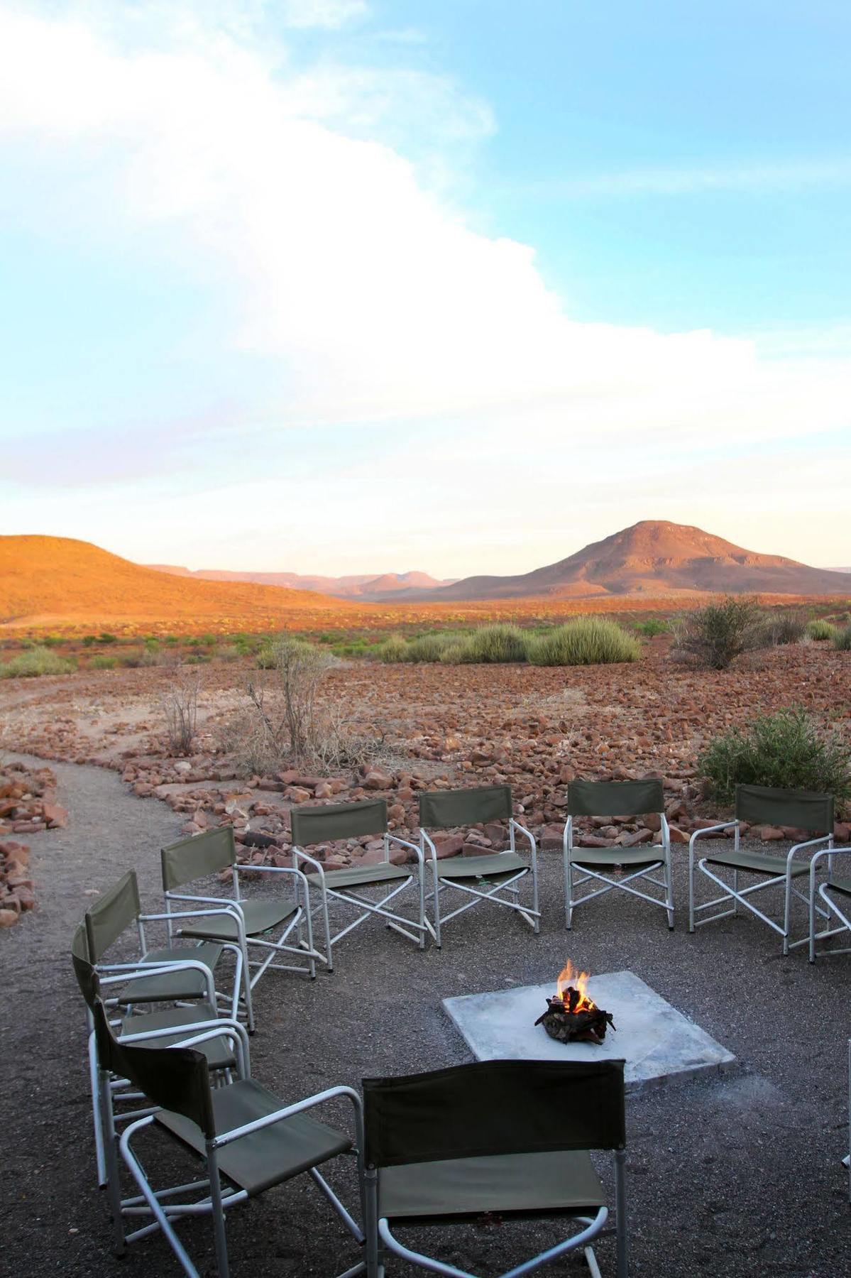 Etendeka Mountain Camp Damaraland Extérieur photo