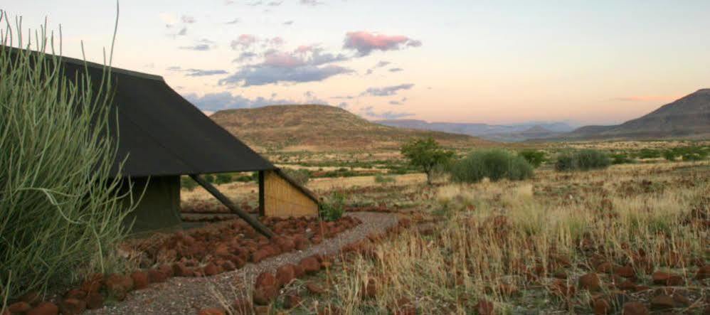Etendeka Mountain Camp Damaraland Extérieur photo