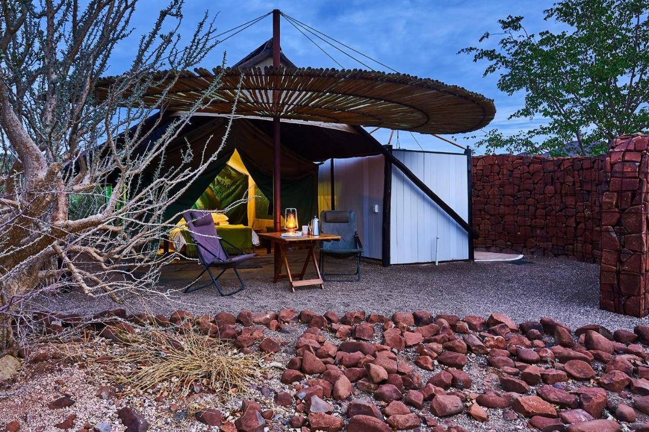 Etendeka Mountain Camp Damaraland Extérieur photo